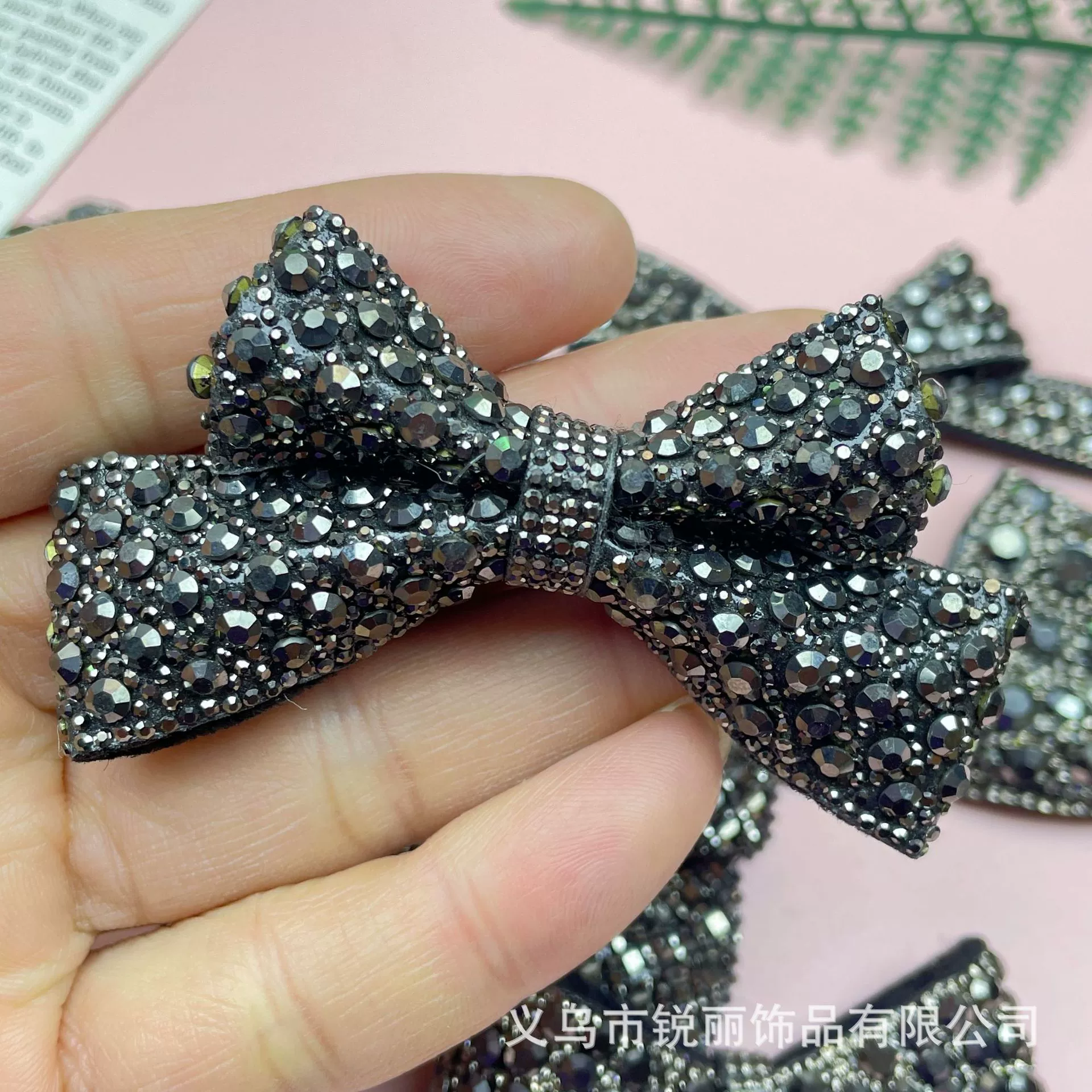 Hair accessory with bow, decorative accessory, diamond encrusted, DIY