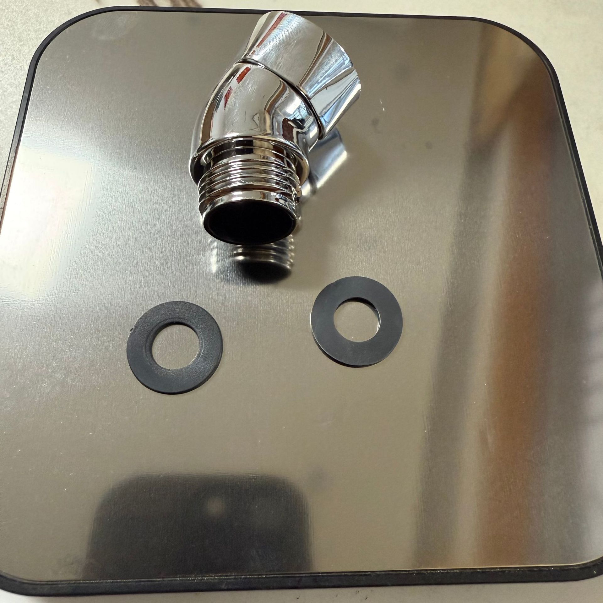 135 grados 4 minutos ángulo de rotación de codo de cobre de rotación flexible de rotación para cambiar el ángulo de rociador de mano