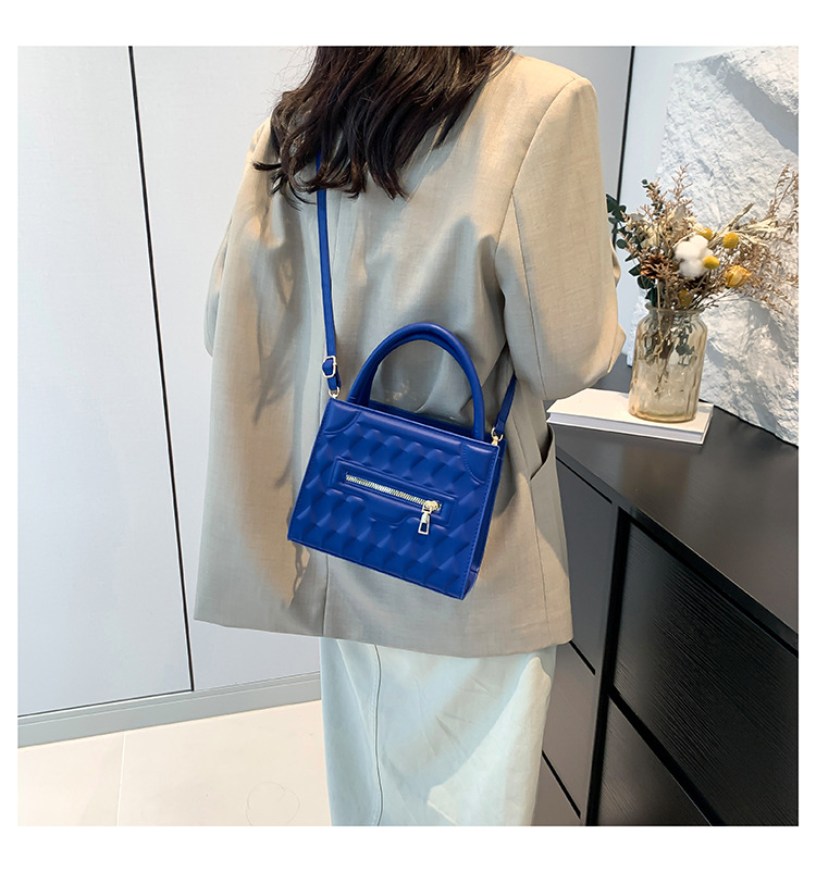 Simplified diamond grid embossed women's handbag 2024 new solid color Korean version stylish single shoulder crossbody_voghion.com