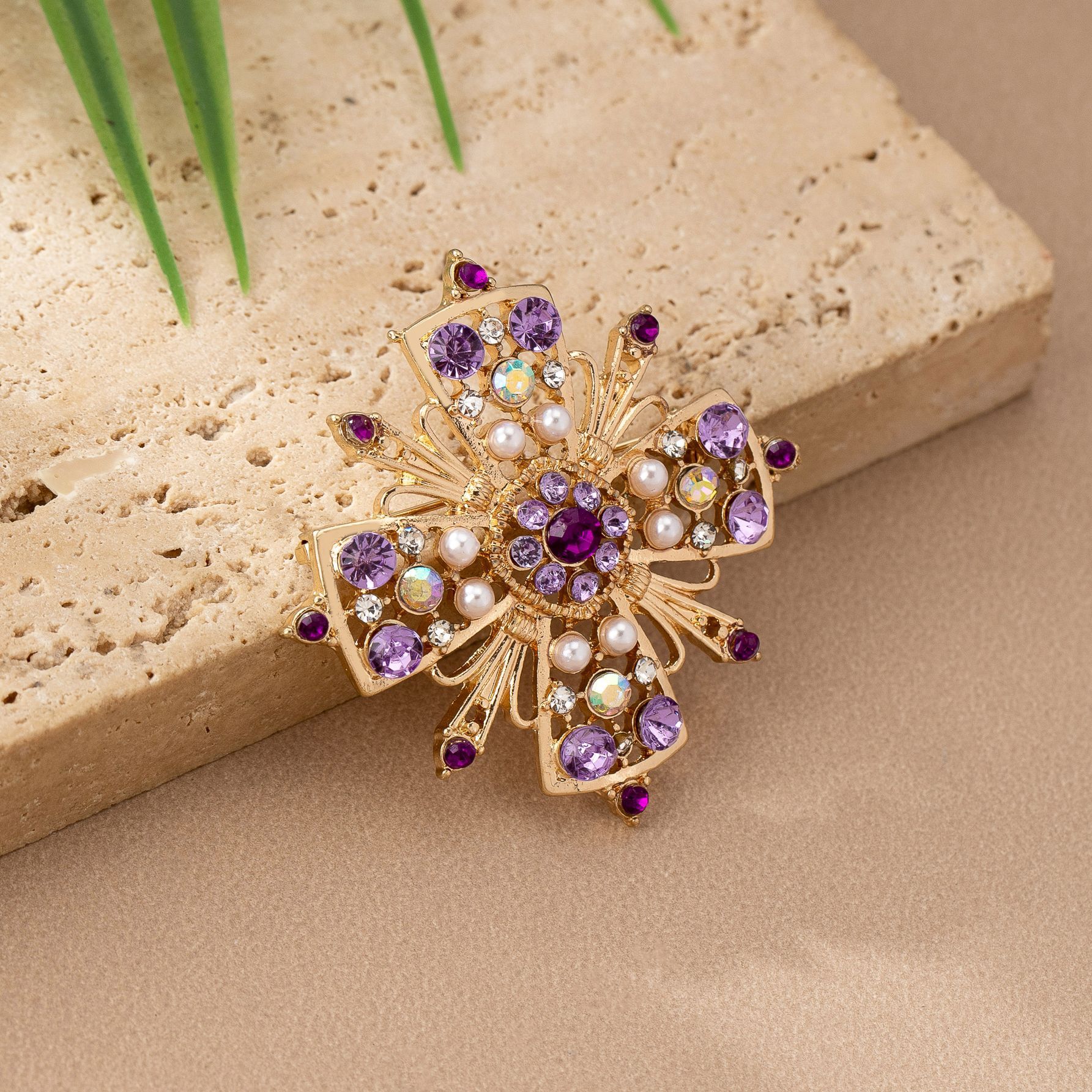 Spilla a fiore stile retro con strass per donna elegante_voghion.com