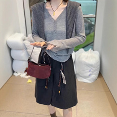 V领纽扣正肩长袖针织衫女2025早秋新款修身显瘦洋气百搭打底上衣