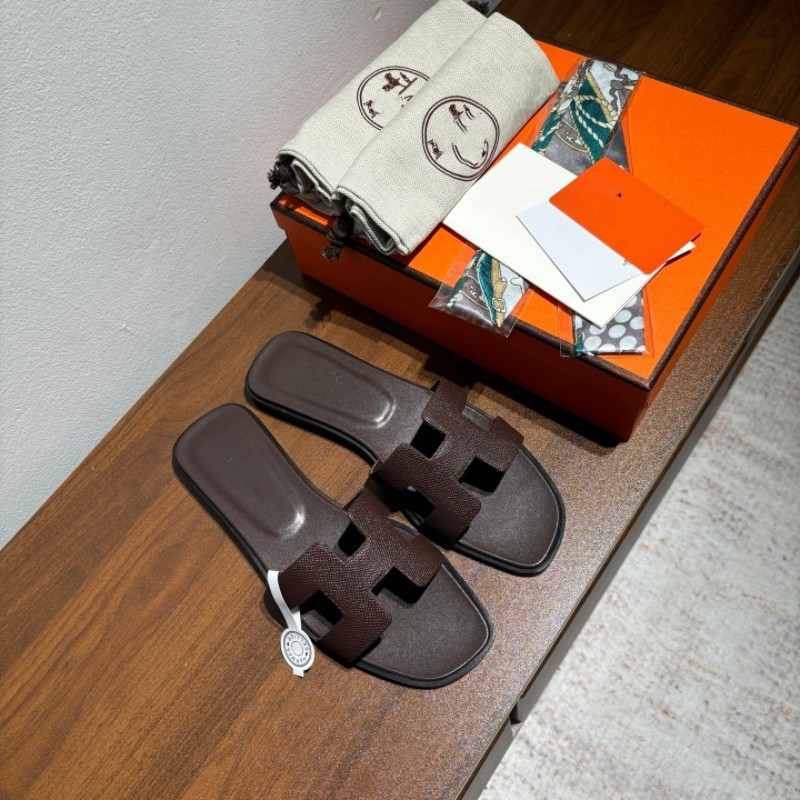 2025 New Top Ceiling Flash Sale Everything H Brand Girls' Palm Print Leather Square-Toe H-Shaped Beach Slippers Flat