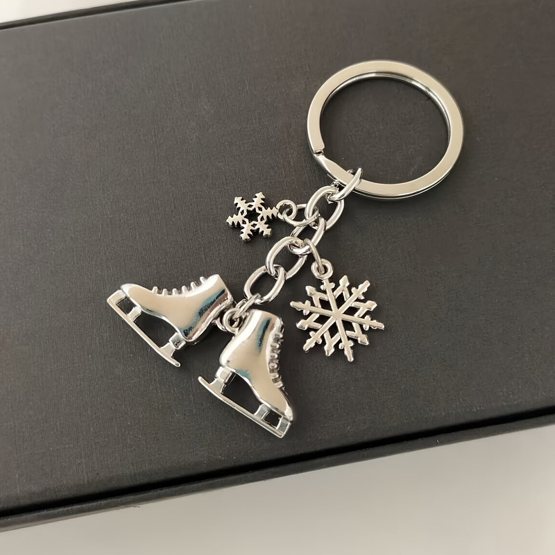 Cross-Border Export Amazon 1 Piece Antique Silver Skates Snowflake Pendant Keychain Factory Direct Sale Cross-Border Export Amazon 1 Piece Antique Silver Skates Snowflake Pendant Keychain Factory Direct Sale