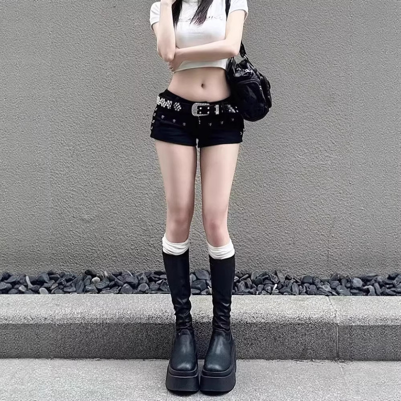 American Style Spicy Girl Y2K Rivet Shorts for Women Black 2026 Summer New Sexy Low-Waist Hip-Hugging Denim Super Shorts