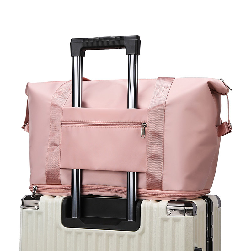 Travel bag wet and dry separation