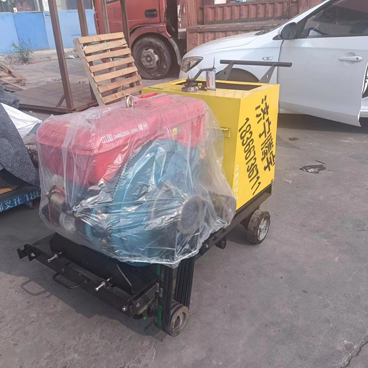 买混凝土路面用的刻纹机600款多少钱台 桥面防滑刻痕机厂家 800宽