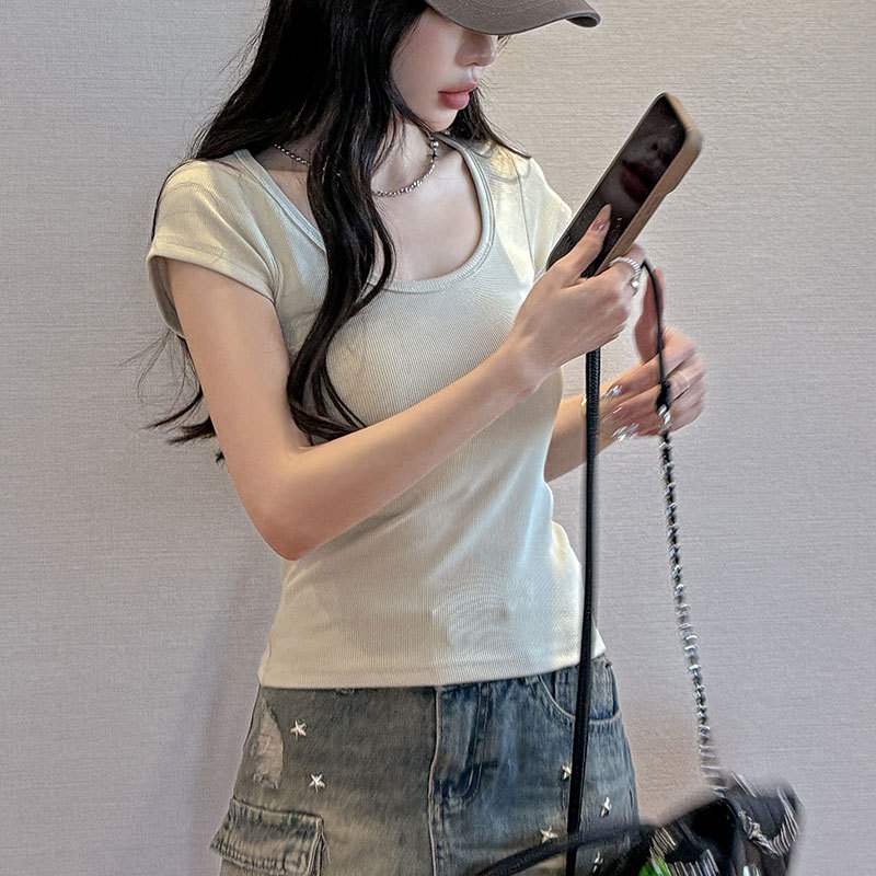 엄선된 한국 핫걸 라운드넥 반팔 티셔츠 여성 슬림핏 고급 오른쪽 어깨 이너 레이어드 탑 봄 스타일