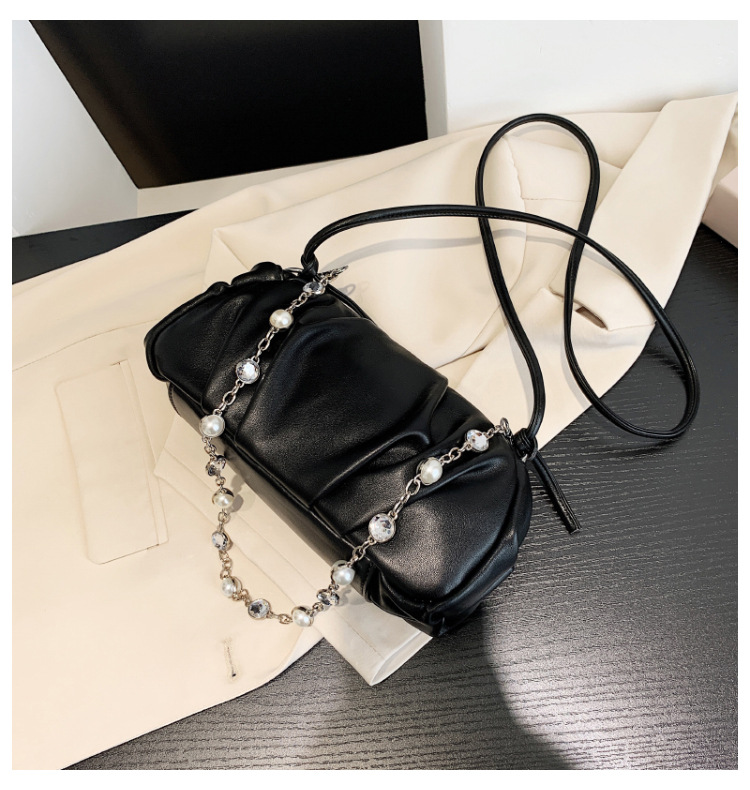 Wholesale Soft Pu Fold Pearl Chain Single Shoulder Handbag Nihaojewelry display picture 39