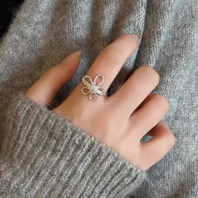 韓国版の不規則な925スターリングシルバーの女性用多用途リング、ニッチなインスタイルのデザイン、色あせしない組み合わせリング