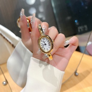 Cross-border new style sunshine small gold bracelet women's watch jewelry bathtub watch women's quartz watch one piece drop shipping