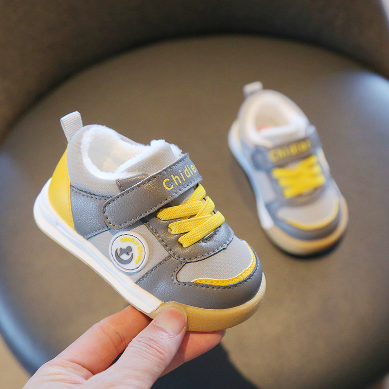 Zapatos de bebé de algodón con forro polar grueso de fondo suave zapatos antideslizantes para niños pequeños zapatos de bebé de 2 años para mujeres Otoño e Invierno 1-3 zapatos funcionales antideslizantes