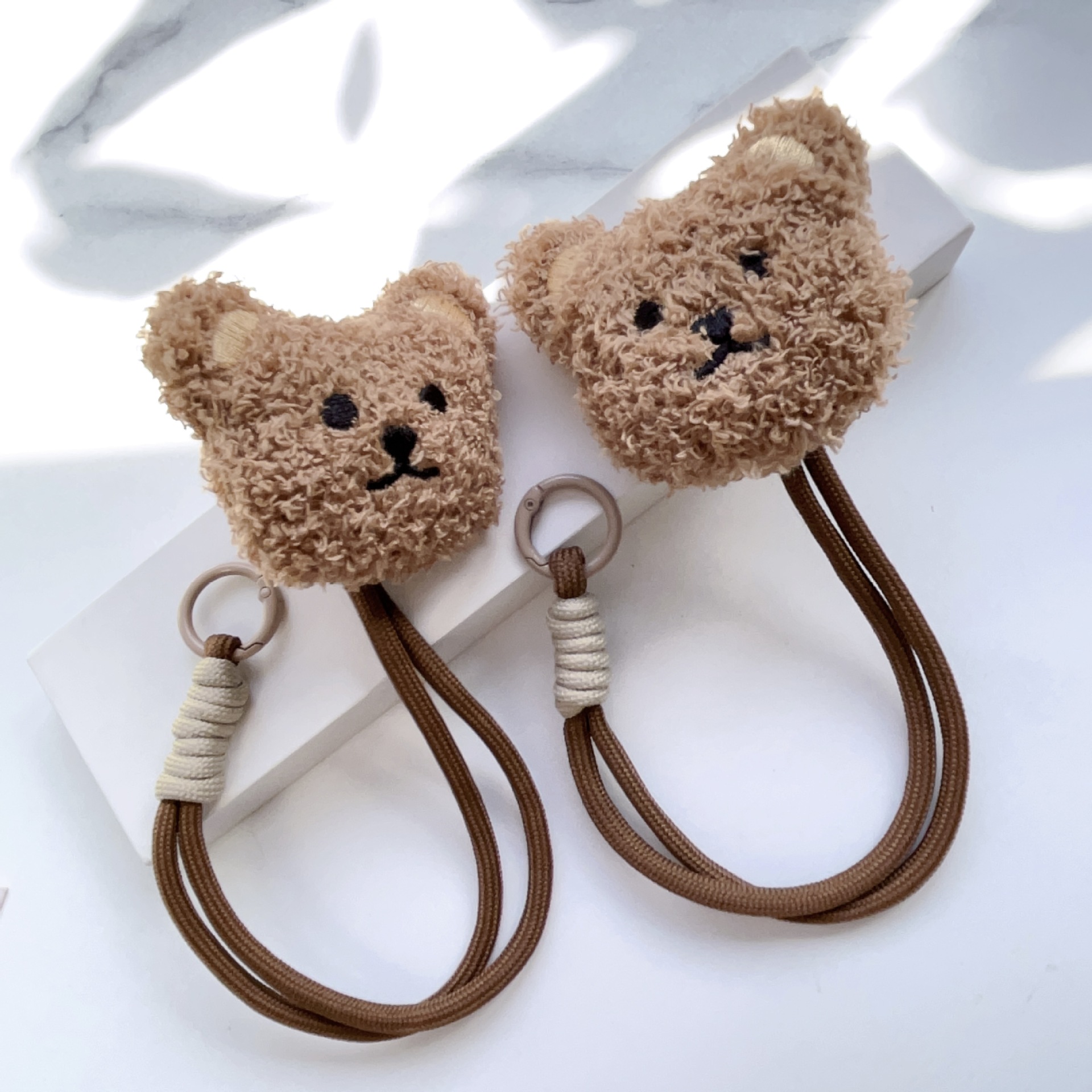 ins coreano lindo peluche oso general caso de teléfono móvil cuerdas de mano marrón Kitty cinturón de muñeca anti-perderida colgante