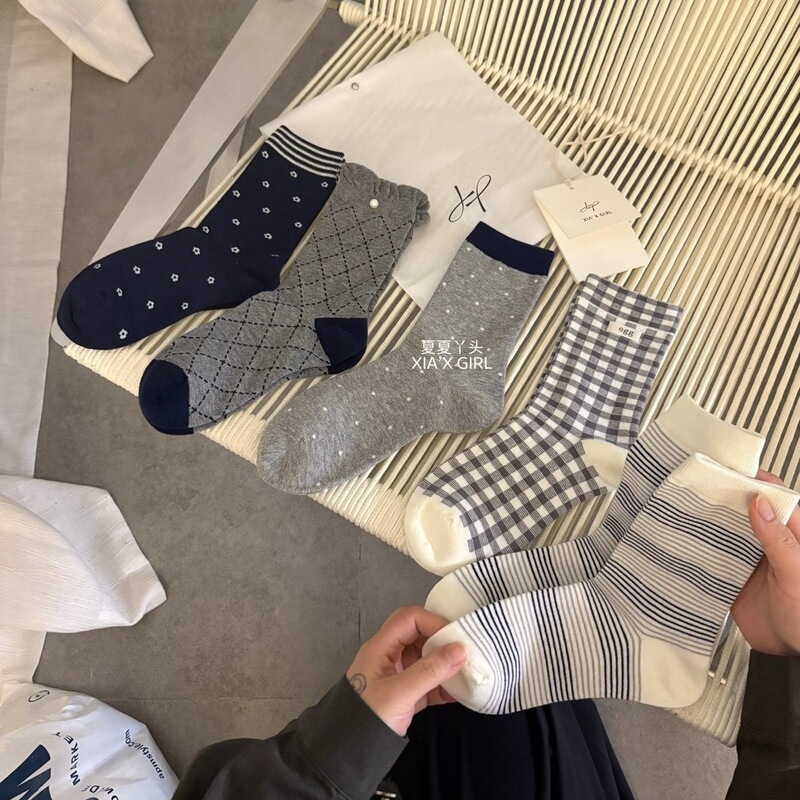 XIA'X Summer Korean-style casual striped navy blue cotton mid-calf socks (5 pairs) XIA'X Summer Korean-style casual striped navy blue cotton mid-calf socks (5 pairs)
