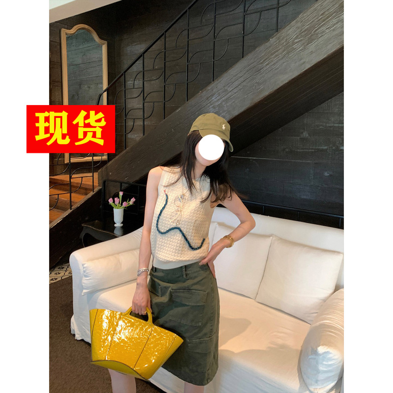 In-Stock Ouyang Hollow Knit Sleeveless Vest for Women, New Summer Design with a Unique and Lazy Round Neck