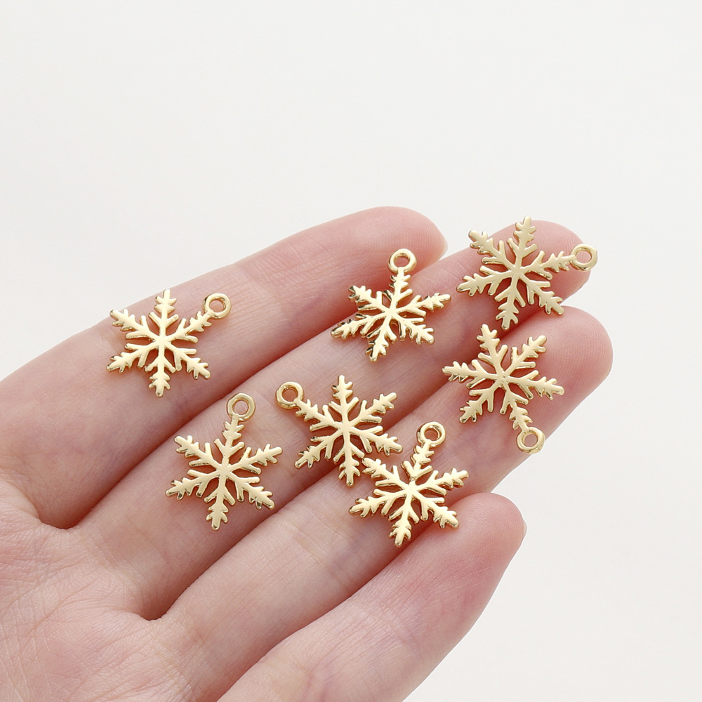 3g Weight Pendant Jewelry Making Type 12.3*16.5MM Jewelry Making Size DIY Jewelry Accessories Classification 10 Pieces, 1 Piece Quantity Copper Material Snowflake Pattern Plating Design Casual, Elegant, Simple Style Style 10 Pieces 1 Piece 12.3*16.5MM Copper Snowflake Pendant 4