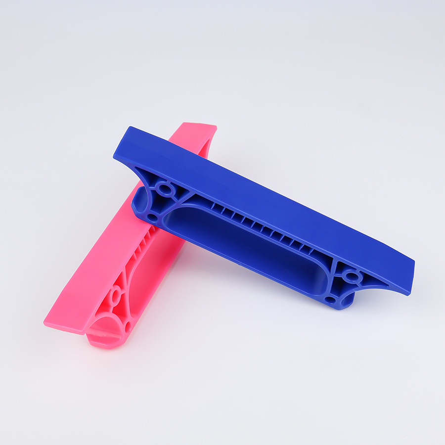 Fábrica de fuente al por mayor 5 galones de mango lateral de agua mineral mango lateral de barril de plástico ABS mango lateral nuevo material de producción