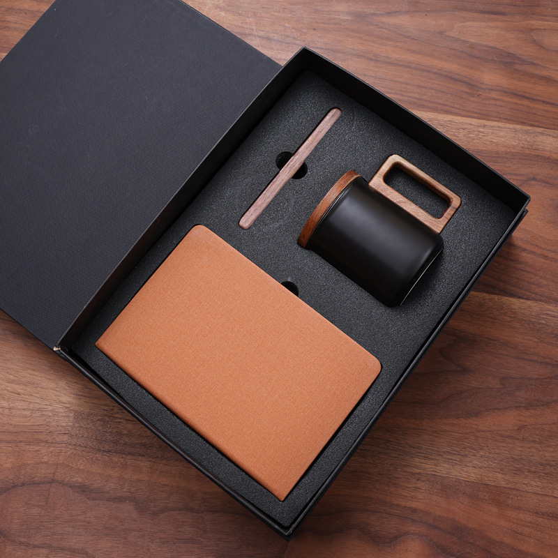 Suyuan taza de madera de nuez taza de cerámica taza de madera taza de café con cojín de taza de madera de madera logotipo publicitario grabado