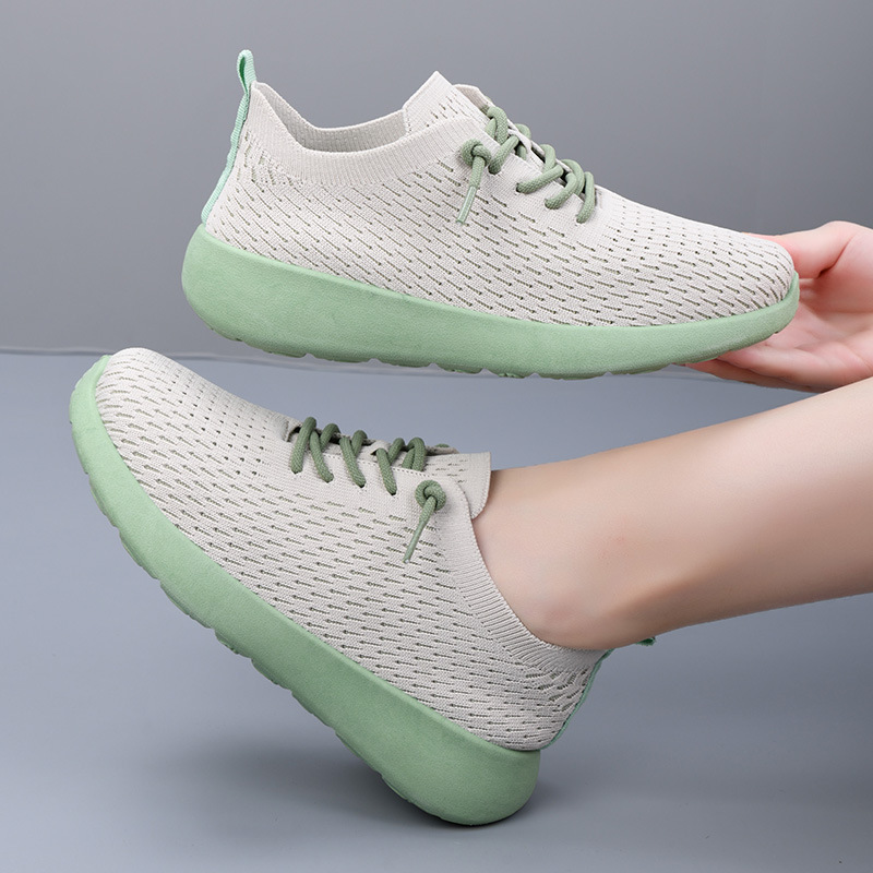 2025 New Breathable and Comfortable Fly-Knit Women's Shoes, Solid Color Fashionable Running Shoes, Soft-Soled Lightweight Sports Shoes, Cross-Border Wholesale