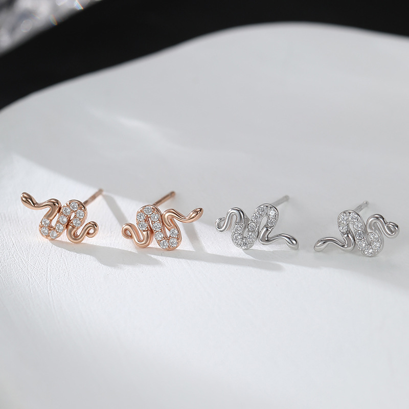 design brand earrings