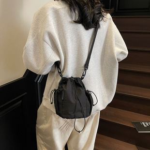Drawstring Girdle New Casual Simple 2025 Trendy Nylon Commuter Fashionable Korean-style Crossbody Bucket Shoulder Bag for Women