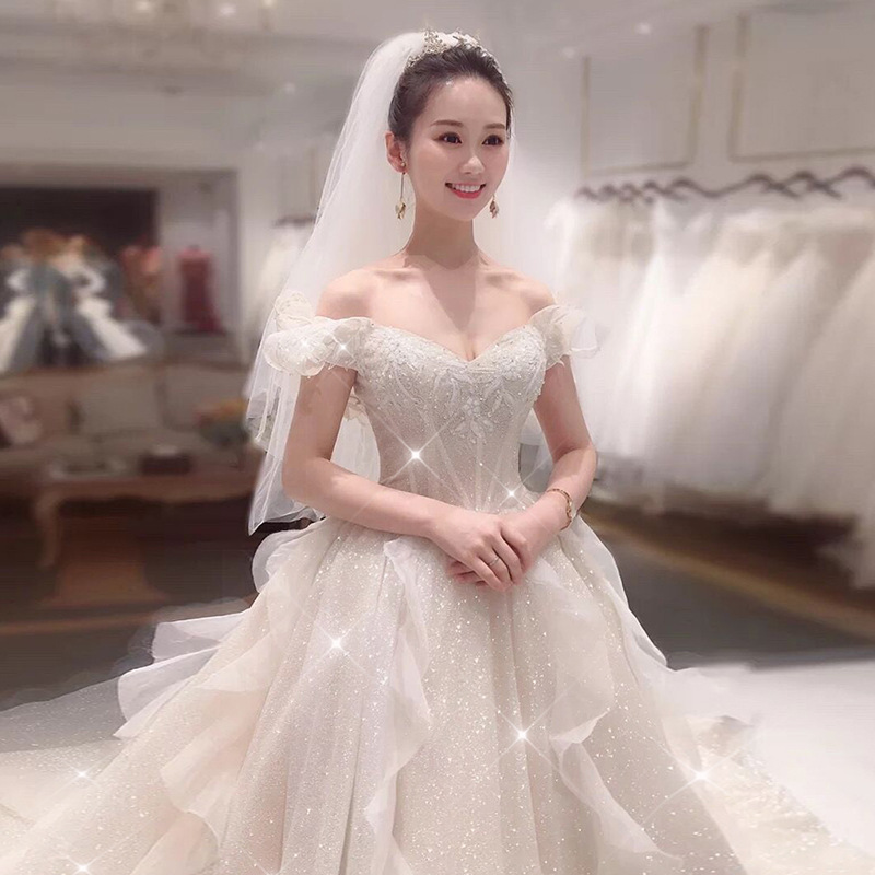 Vestido de Novia Estilo Cielo Estrellado 2025, Nuevo Estilo Nupcial, Temperamento Francés, Hombros Descubiertos, Cola Larga, Estilo Bosque, Súper Hada, Soñador, Petite