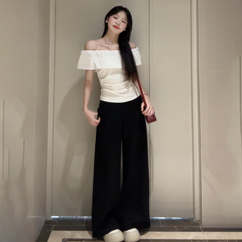 White One-Shoulder Short-Sleeved T-Shirt for Women in Summer, Off-Shoulder, Slim Fit, Stunning, Pinch-Waist French Ruffle Top