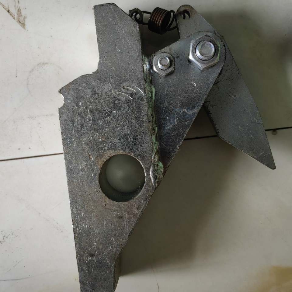 厂家供应爬架配件防坠器爬架网连接件爬架预埋套筒爬架附墙支座防