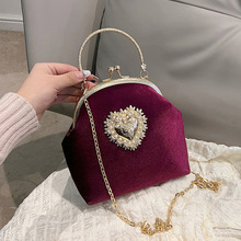 小香风珍珠包包2026新款中国风文艺气质手提包复古轻奢斜挎贝壳包