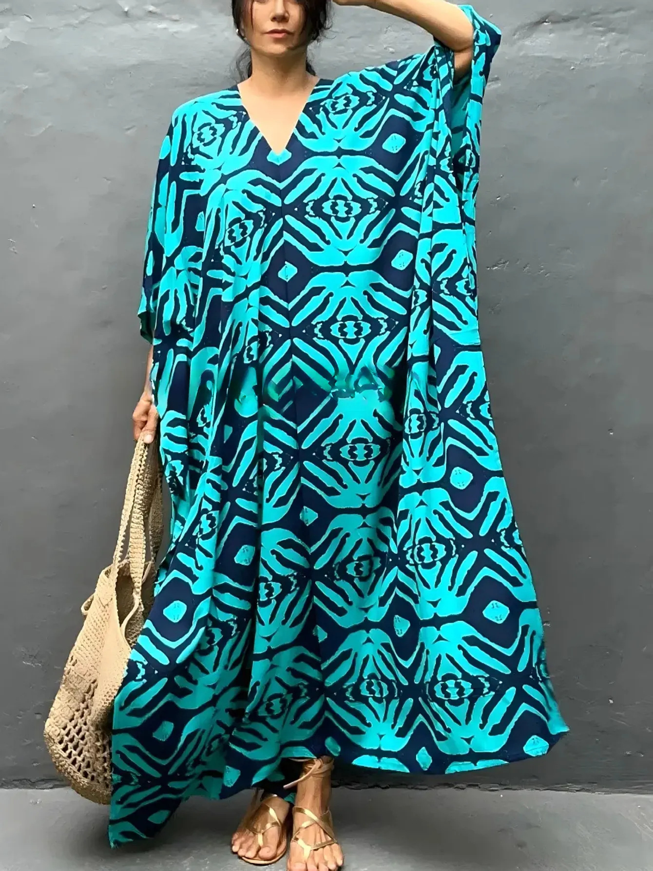 Blusa de playa con cuello en V de rayón europeo y americano transfronterizo, falda larga con mangas de murciélago de gran tamaño, traje de baño, camisa suelta de protección solar de vacaciones 25622