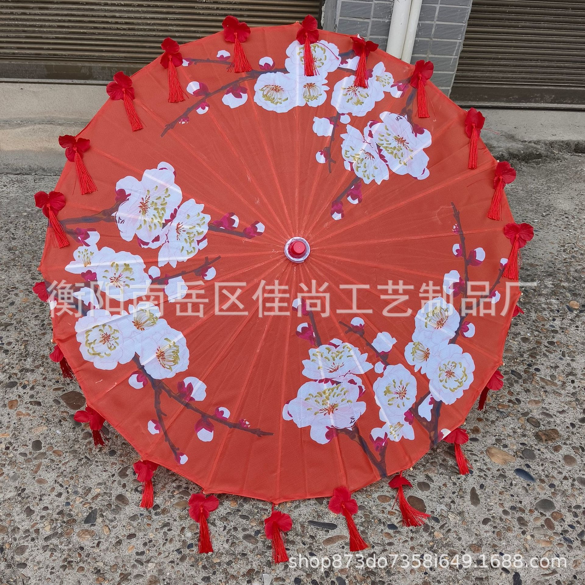 빨간색 배경 잉크 담홍색 꽃잎 우산