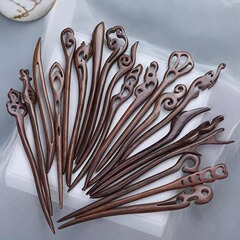 ヒツジの檀木のかんざしのシンプルな現代のかんざしの古風な髪飾り檀木のかんざしの漢服のチャイナドレスの頭飾り