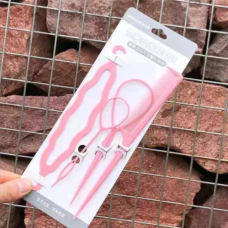 髪飾りの神器がふわふわしていて、髪を巻いています。|undefined