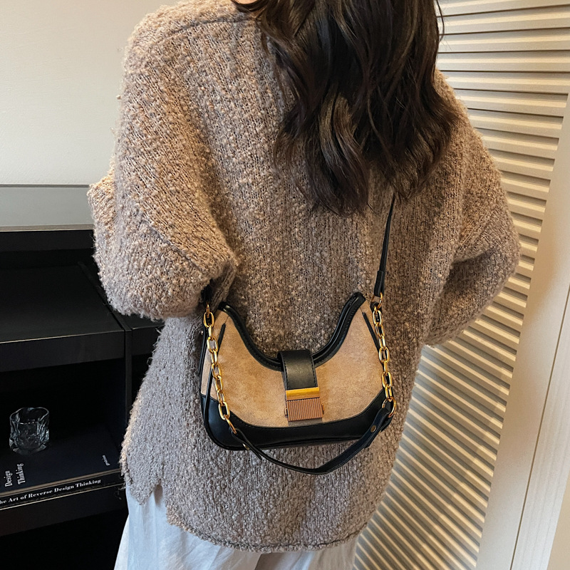 Nicho transfronterizo cadena brazalete para mujeres otoño / invierno 2025 nuevo estilo popular retro bolso de hombro de moda versátil mochila
