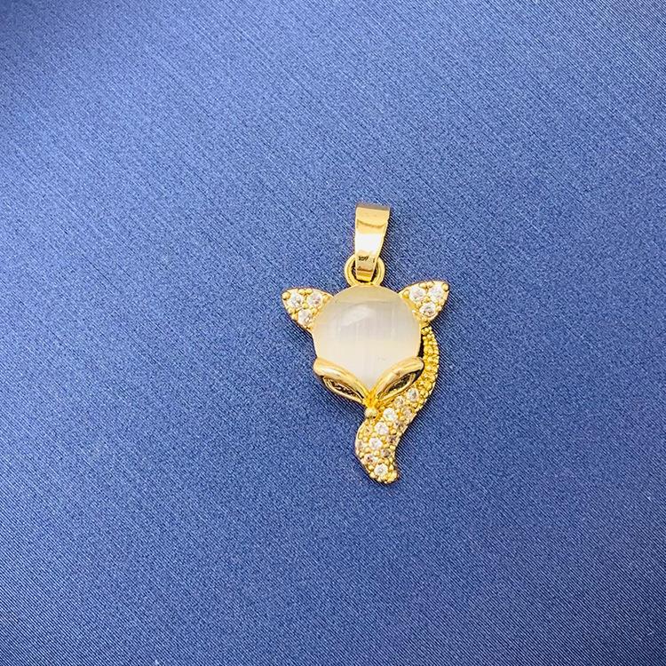 Tiktok Venta caliente colgante al por mayor auto-seleccionado 100 cobre colgante único con fuente de cadena de fábrica al por mayor sin cadena