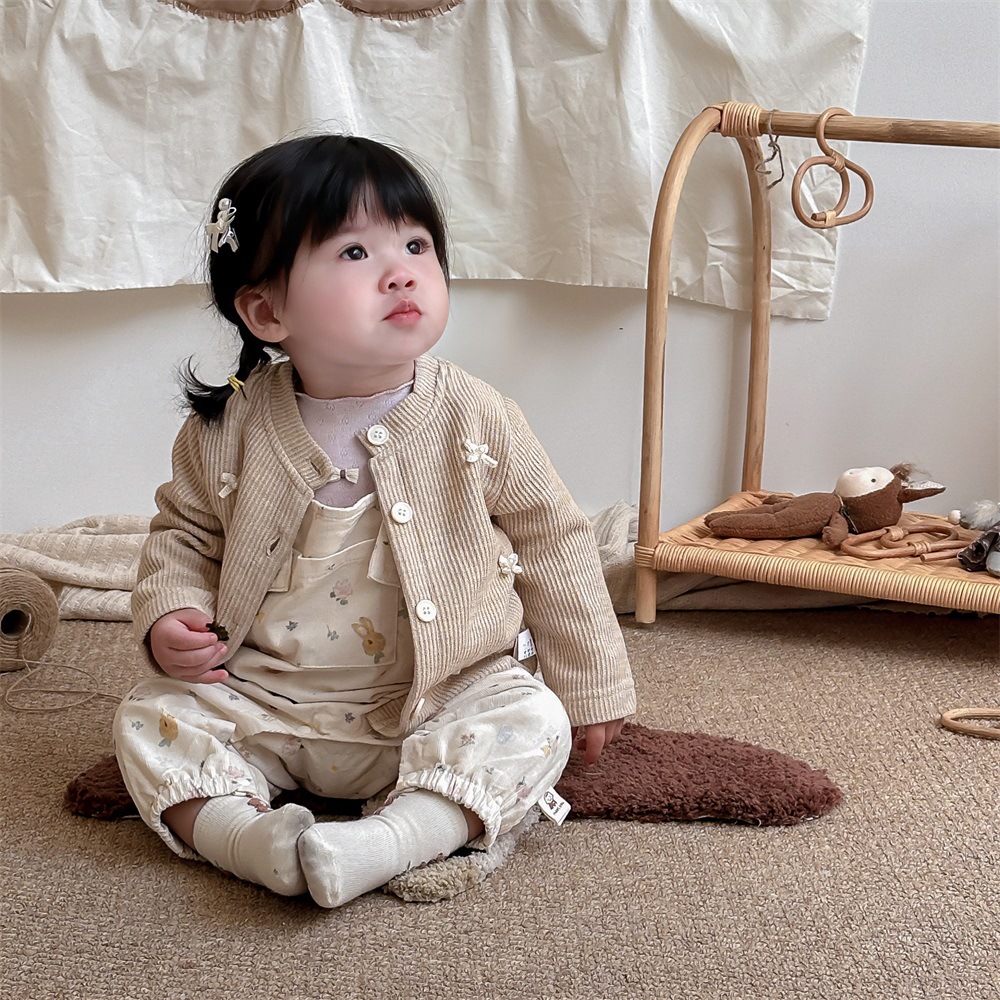 2024 traje de bebé de otoño traje de salida floral nórdico camisa de fondo de bebé femenino mono traje de dos piezas para niños pequeños Mori