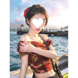 复古红色碎花辣妹上衣2025春夏新款纯欲海边度假风一字肩抹胸背心