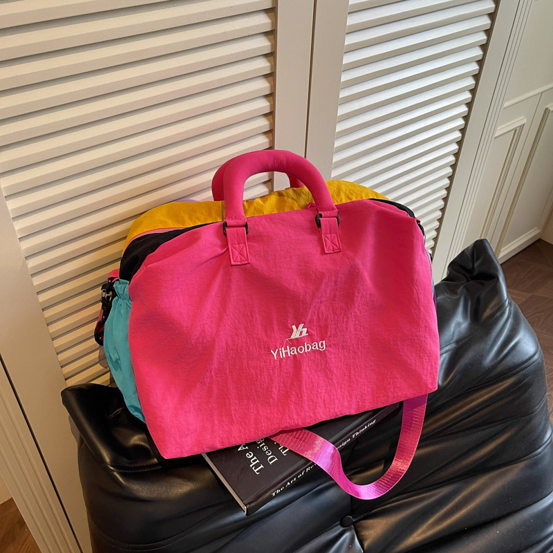 Color-blocked tote travel bag, large capacity, suitable for short trips, casual wear, gym, can be carried crossbody, and used for commuting and storage