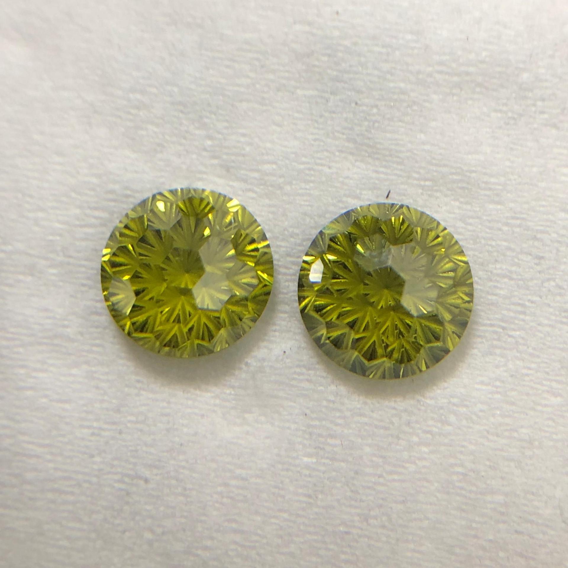 귀한 올리브 그린