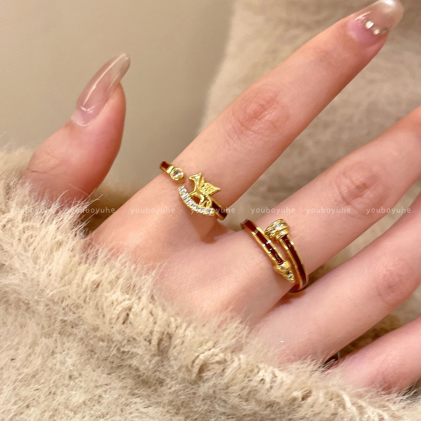 Sparkling Designer Ring For Women, Elegant And Comfortable Piece_voghion.com
