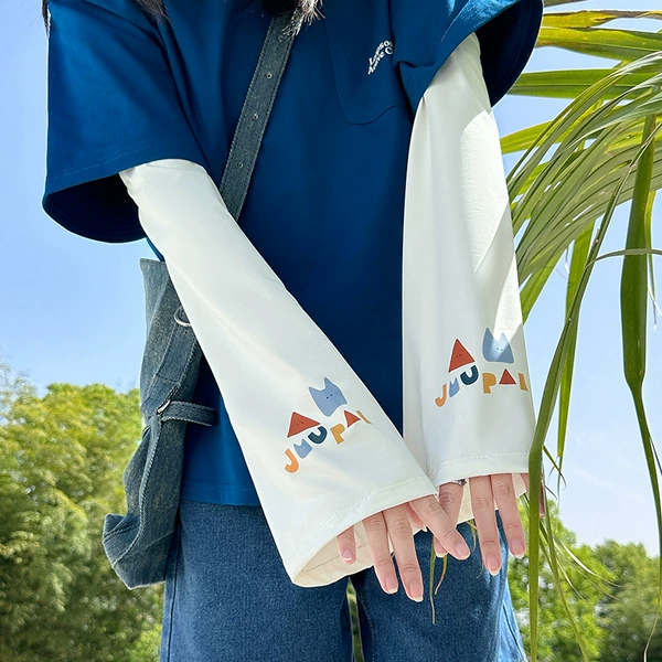 Large Sleeves-Geometric Cat