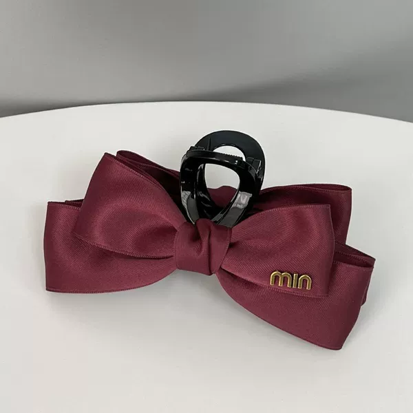 With bow, red