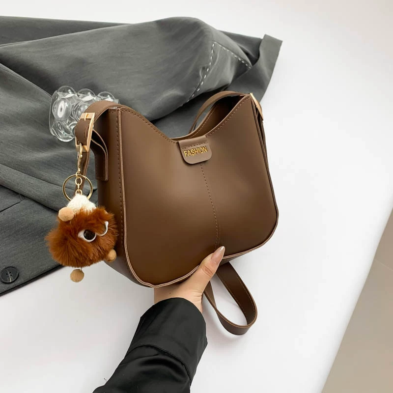 Дикая модная маленькая сумка женская 2024 новая передний смысл иностранная сумка на плечо подмышечная сумка сращивание текстуры сумка через плечо