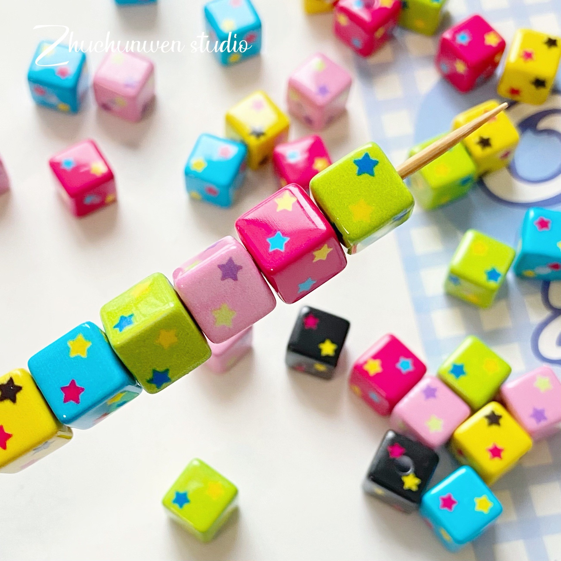 Coloridos cuentas de alta saturación serie de cuerdas de teléfono móvil DIY joyas de cadena en joyas hechas a mano accesorios de cuentas sueltas