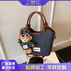 跨境潮流牛仔布水桶包设计感韩系新款撞色通勤时髦女单肩包斜挎包