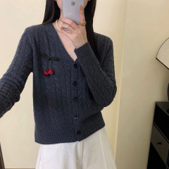 2025女士早秋新款V领樱桃100%羊毛针织开衫显瘦百搭毛衣外搭潮流