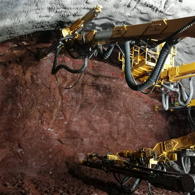 山西四川隧道超前管棚T76 R51承载力强 钻进后不拔出钢管