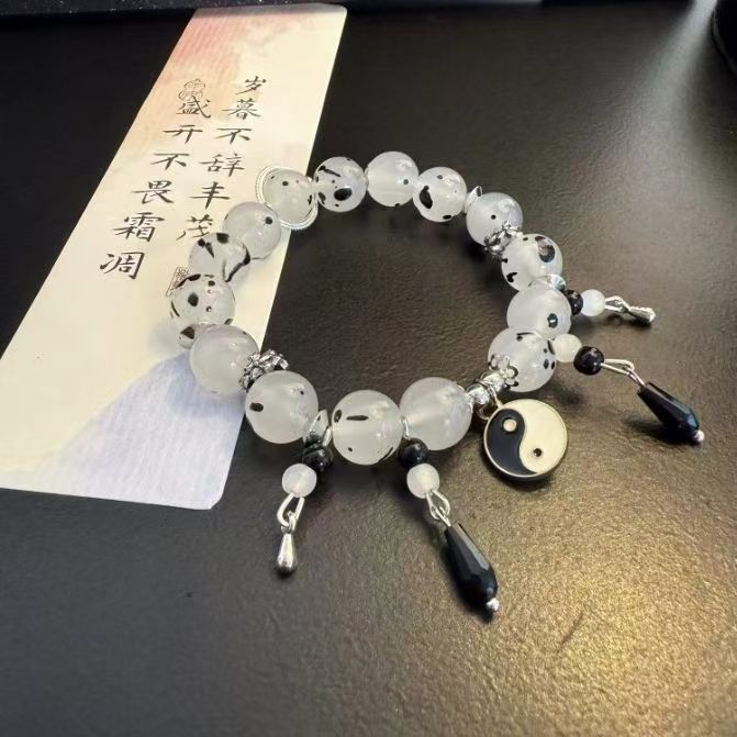 新款国潮小红书爆款磨砂串珠手串蝴蝶小设计手工手链饰品直播批发|undefined