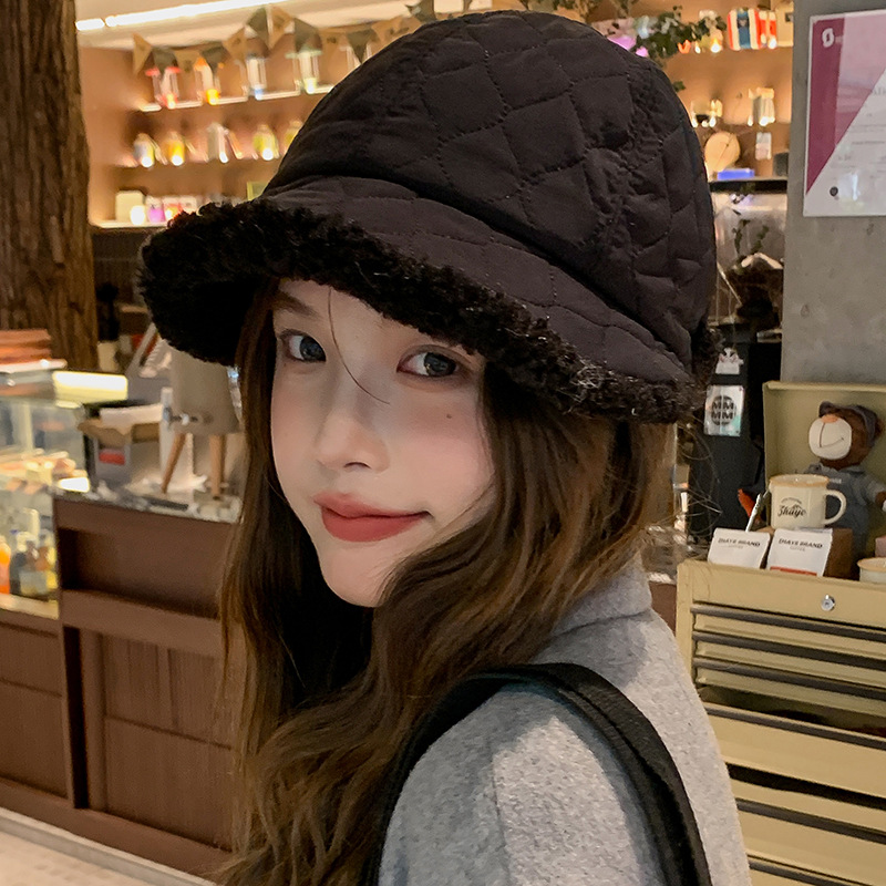 Chapeau en poils d'agneau pour femmes, chapeau chaud de cyclisme, défilé de mode, visage, petit duvet, langue de canard, en Stock, nouvelle collection automne et hiver_voghion.com