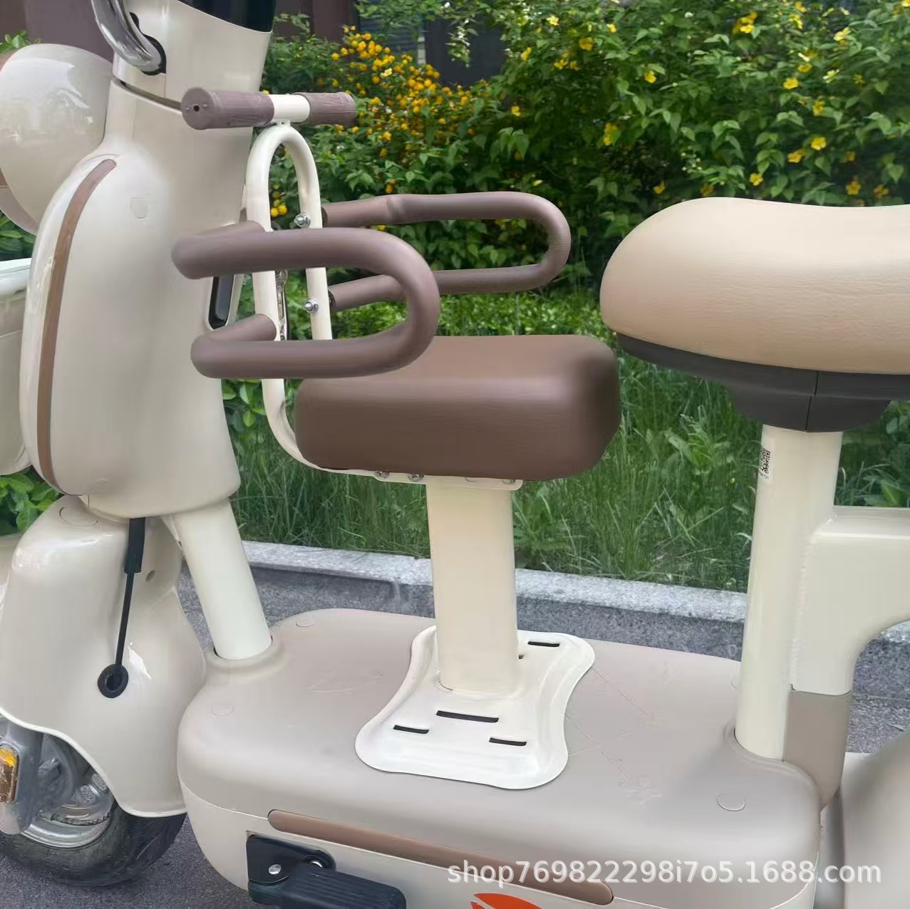 Front-mounted child seat for electric vehicles, baby and child safety small seat for electric scooters