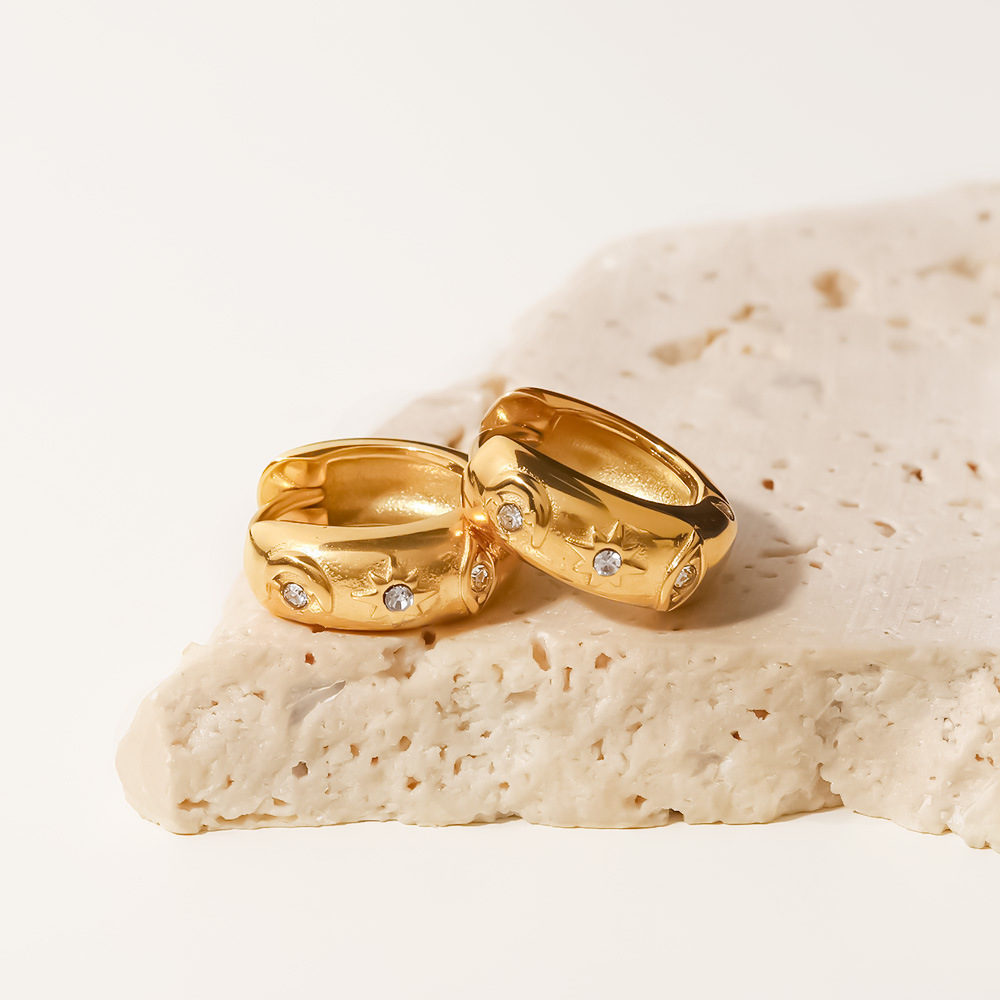 Retro Devilu0027S Eye Star Stainless Steel Plating Hoop Earrings 1 Pair